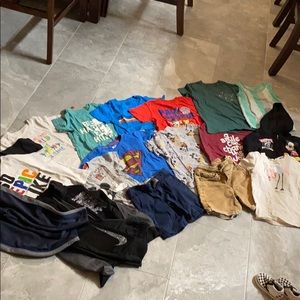 Lot of Boy’s clothes 5T - 17 items